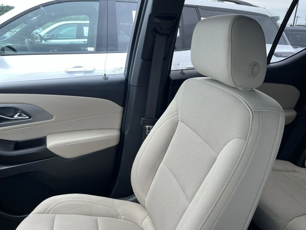 Used 2023 White Chevrolet LS image 24