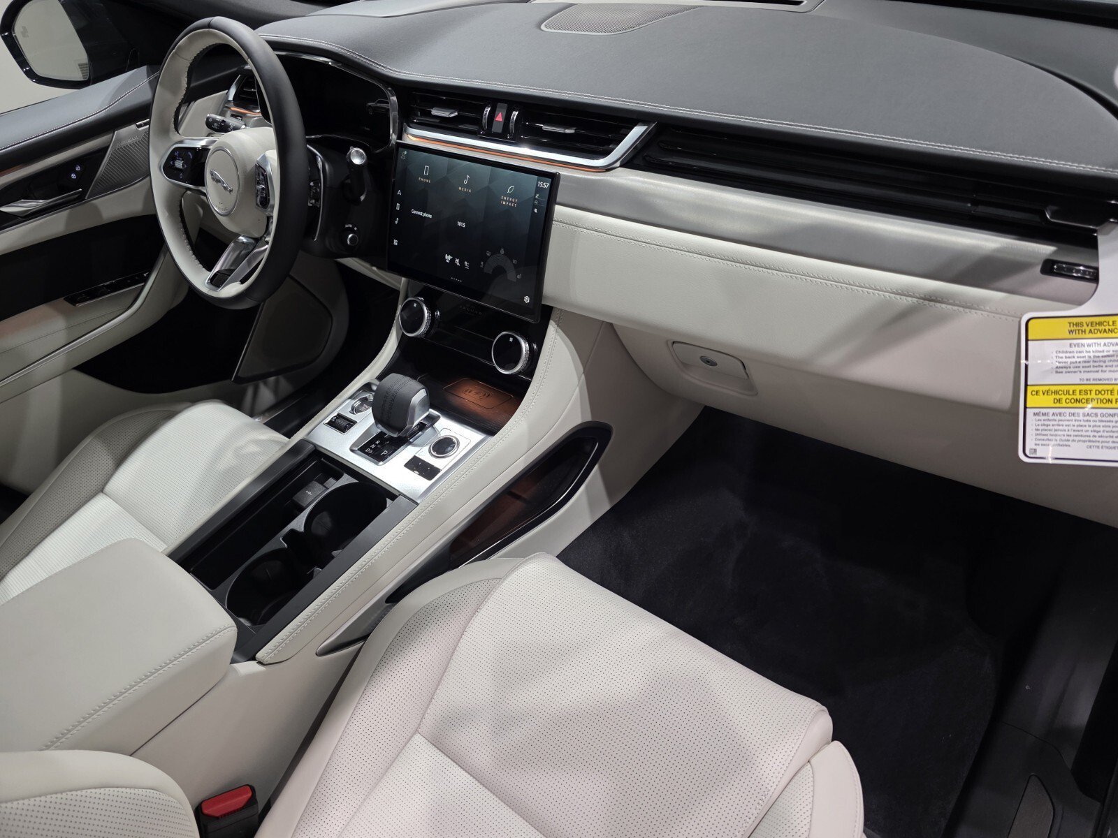 New 2026 Eiger Grey JAGUAR P250 R-DYNAMIC S image 22