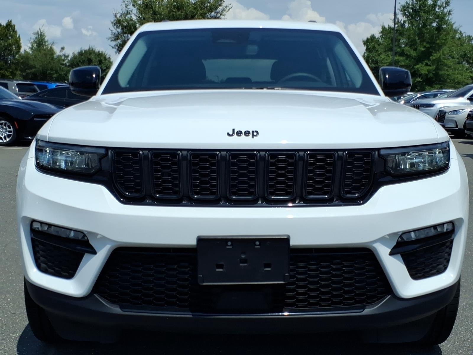 Used 2023 Bright White Clearcoat Jeep Limited image 15
