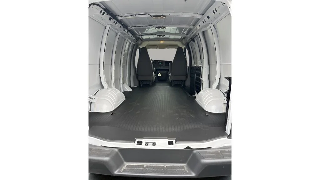 2025 Chevrolet Express Cargo Work Van - Photo 18