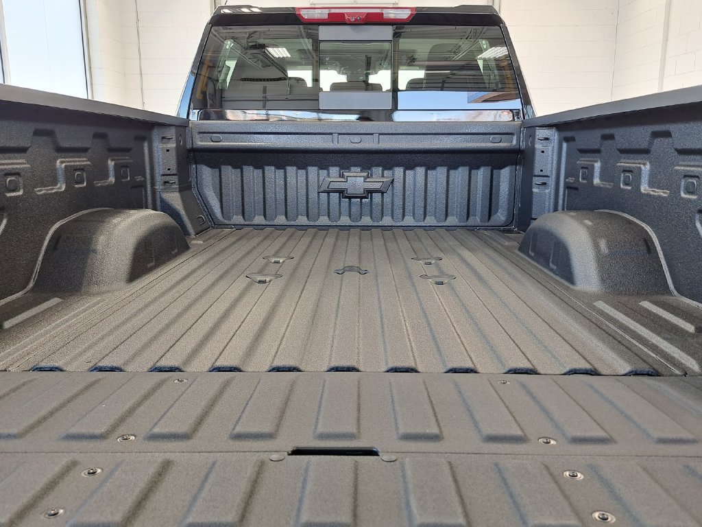 2026 Chevrolet Silverado 2500 HD LTZ Crew Cab Pickup Slide 13