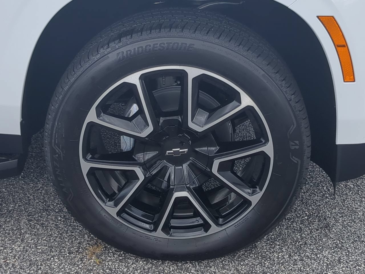 New 2026 Summit White Chevrolet RST image 10
