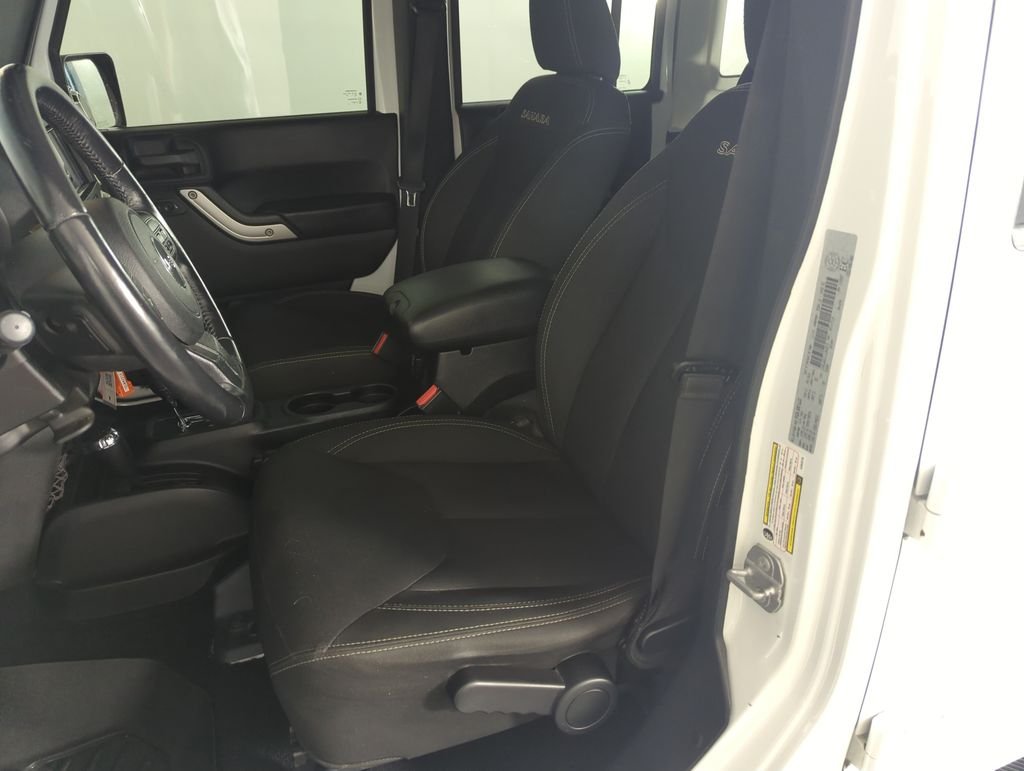 Used 2018 White Jeep Unlimited Sahara image 11