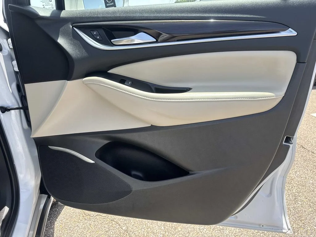 Used 2019 White Buick Essence image 14