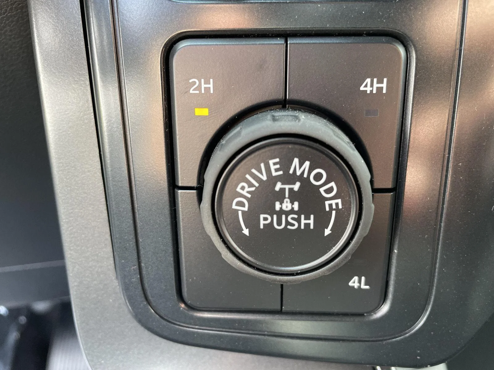 New 2026 Carbonized Gray Metallic Ford Tremor image 24