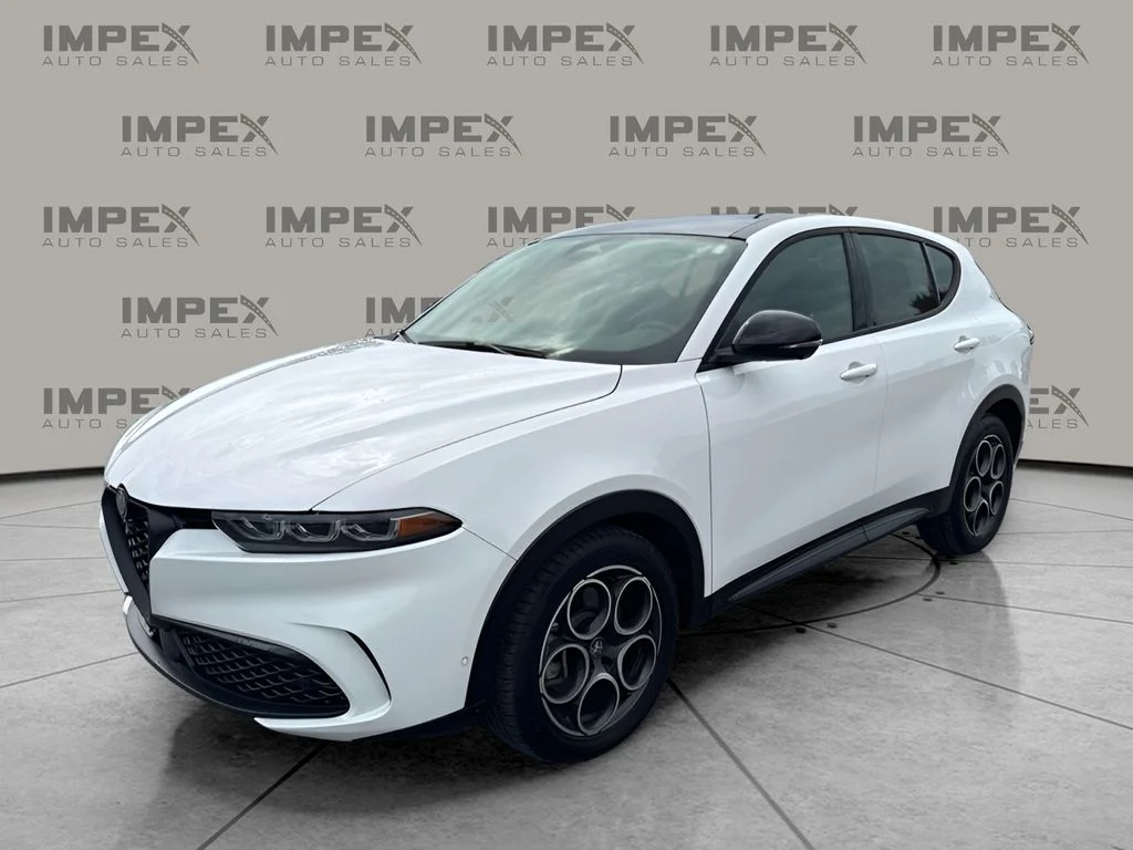 Used 2025 White Alfa Romeo Base image 1