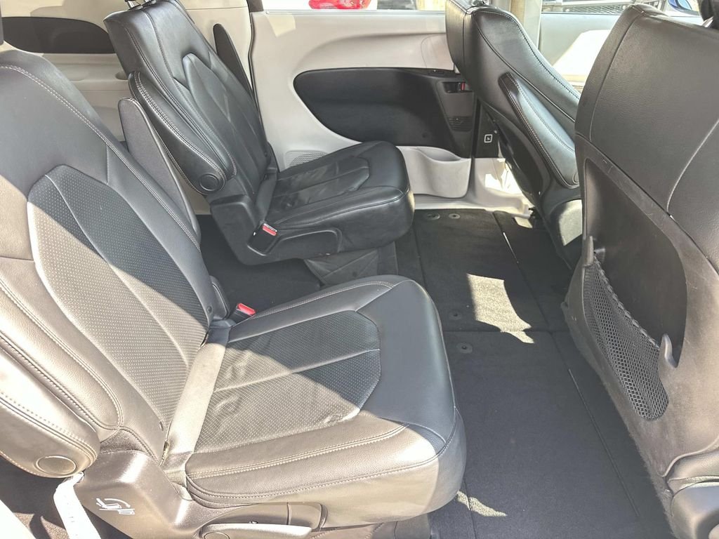 Used 2019 Blue Pearl Chrysler Touring L image 12