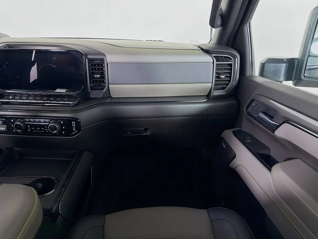 Used 2025 Black Chevrolet ZR2 image 22