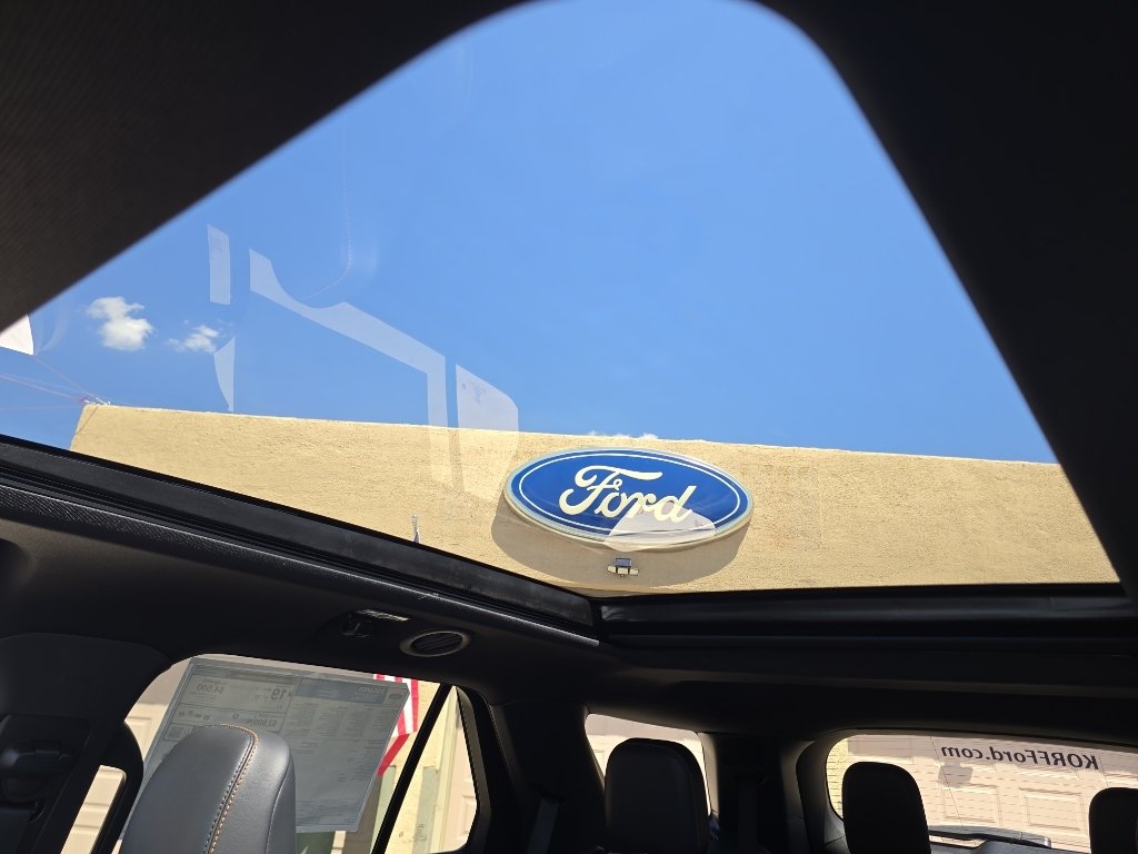 New 2026 Agate Black Metallic Ford Tremor® image 32