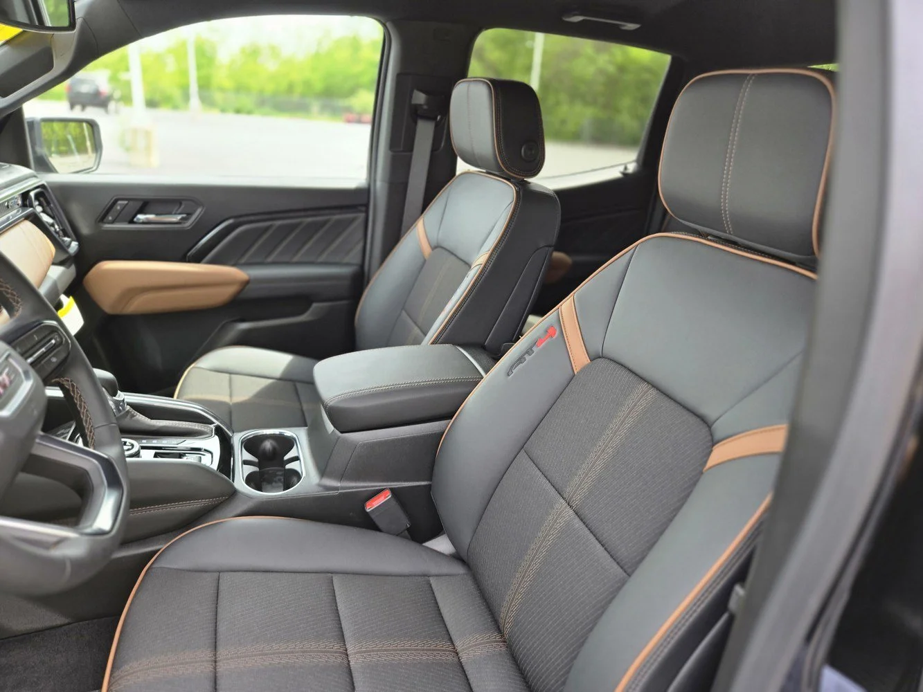 2026 GMC Canyon AT4 - Photo 25