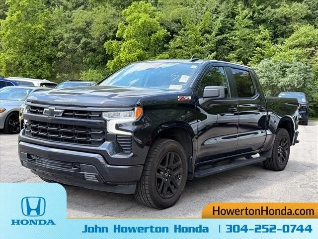 Used 2022  Chevrolet RST image 10