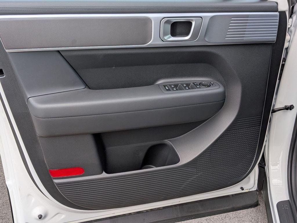 New 2026 White Hyundai SE AWD image 12