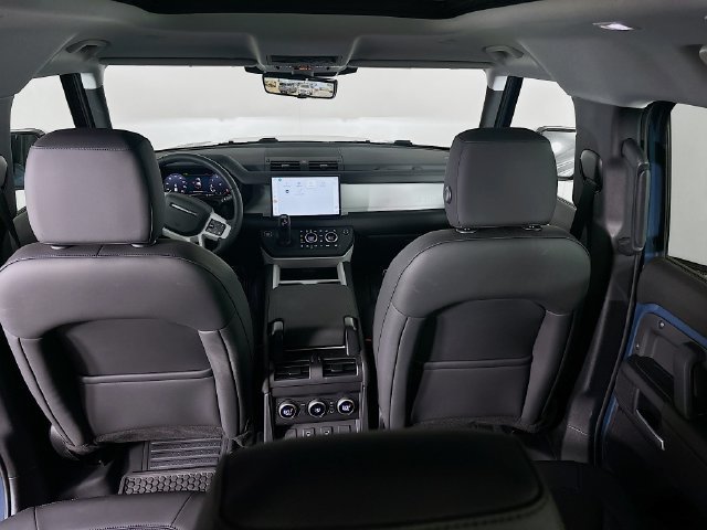 Used 2025 Blue Land Rover S image 22