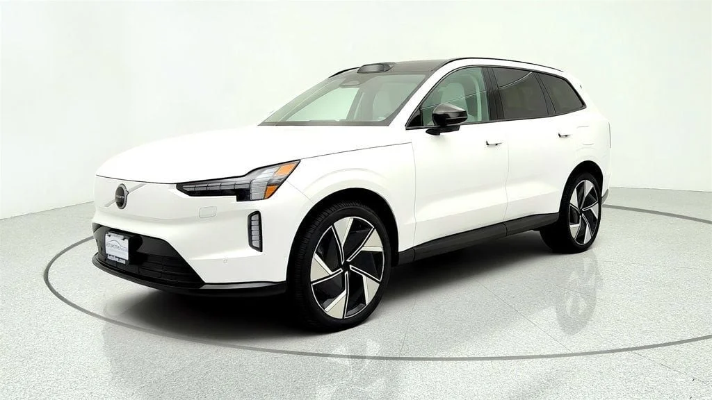 2025 Volvo EX90 Twin Motor Plus 6-Seater's photo