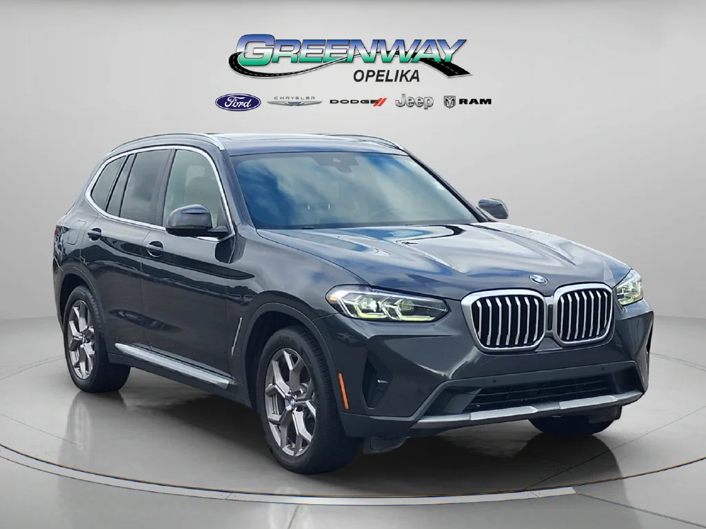 Used 2022 Dark Graphite BMW xDrive30i image 1