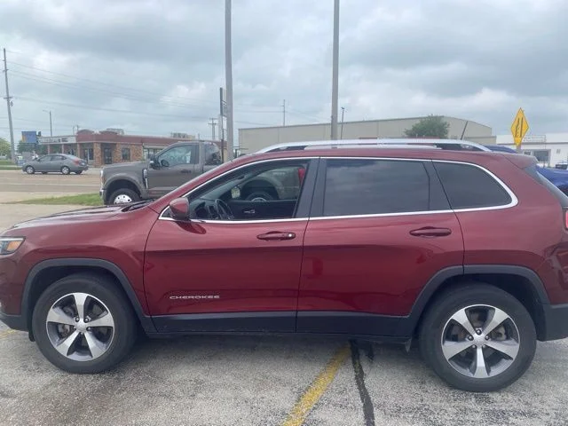 Used 2020 Velvet Red Pearlcoat Jeep Limited image 7