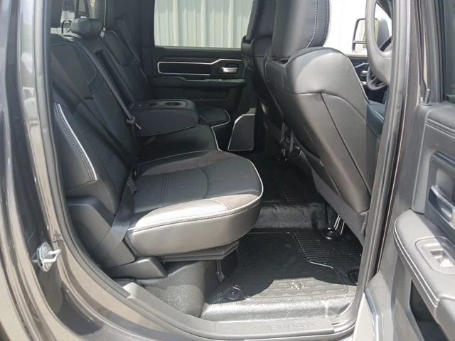 New 2026 Granite Crystal Metallic Clear-Coat Exterior Paint RAM Laramie image 25