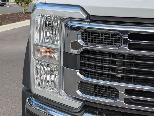 New 2026 Oxford White Ford F-450® XL image 10