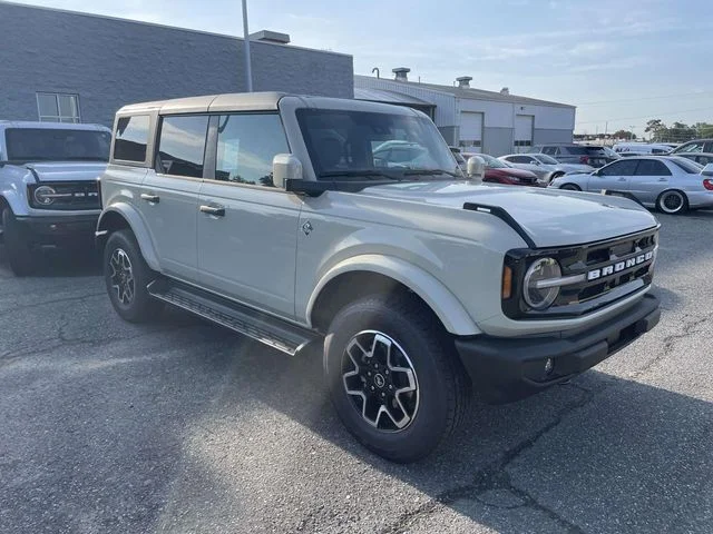 2026 Ford Bronco Outer Banks®