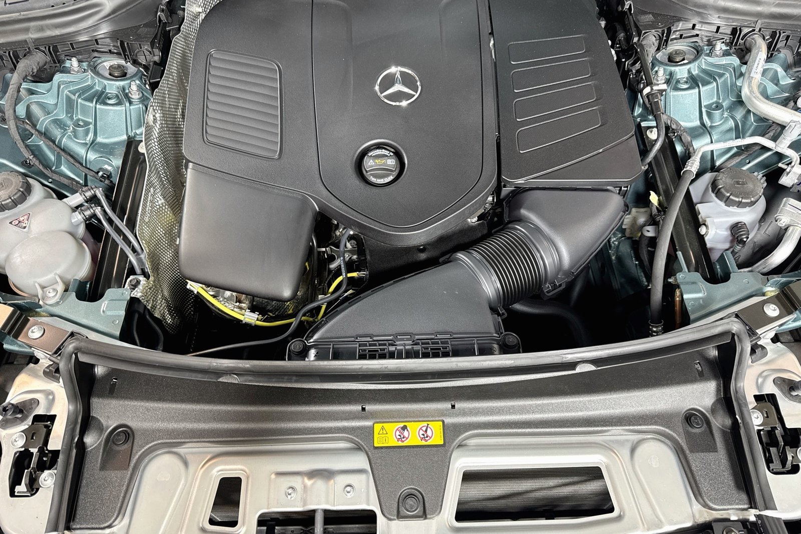 New 2027 Verde Silver Metallic Mercedes-Benz GLC 300 image 28