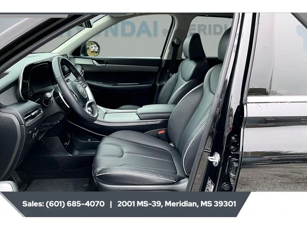 Used 2025 Abyss Black Pearl Hyundai XRT image 17