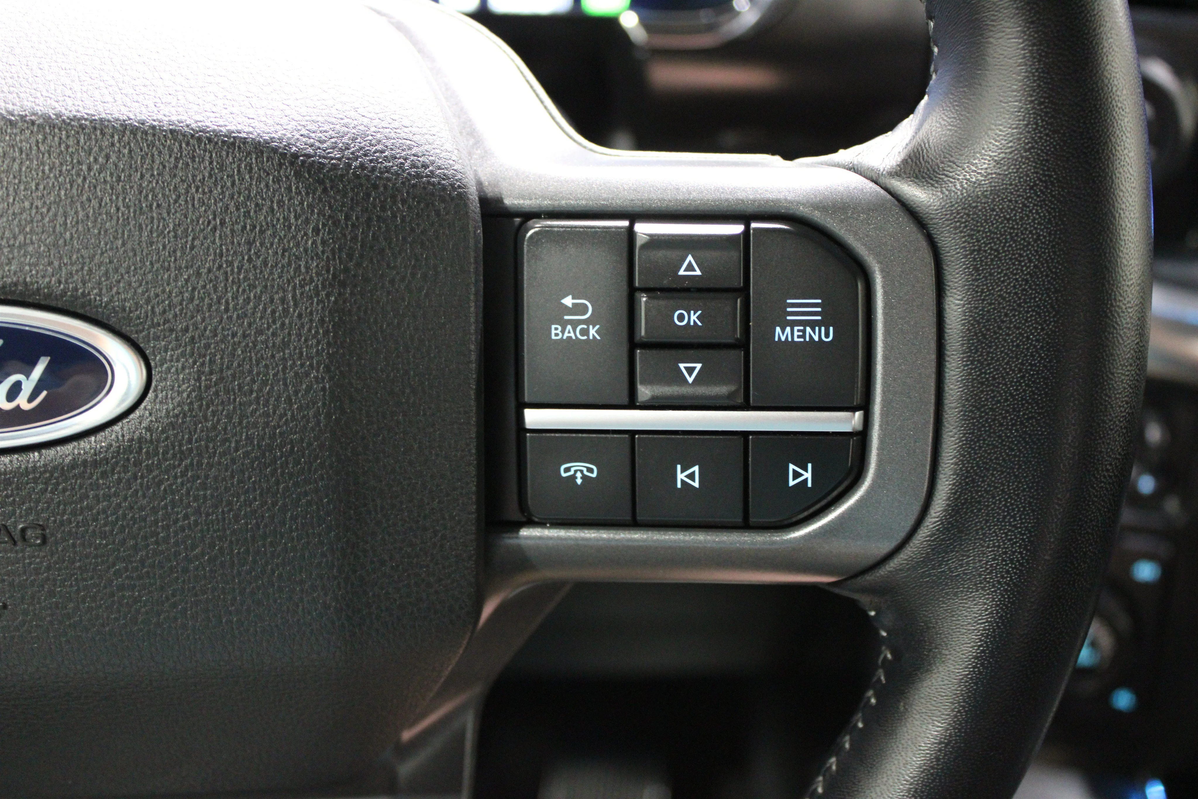 2023 Ford F-150 Lariat - Photo 12