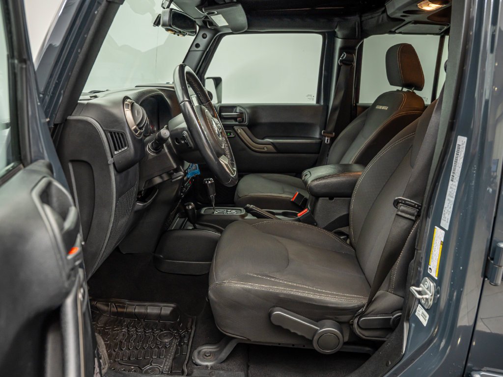 Used 2018 Rhino Clearcoat Jeep Unlimited Sport image 30