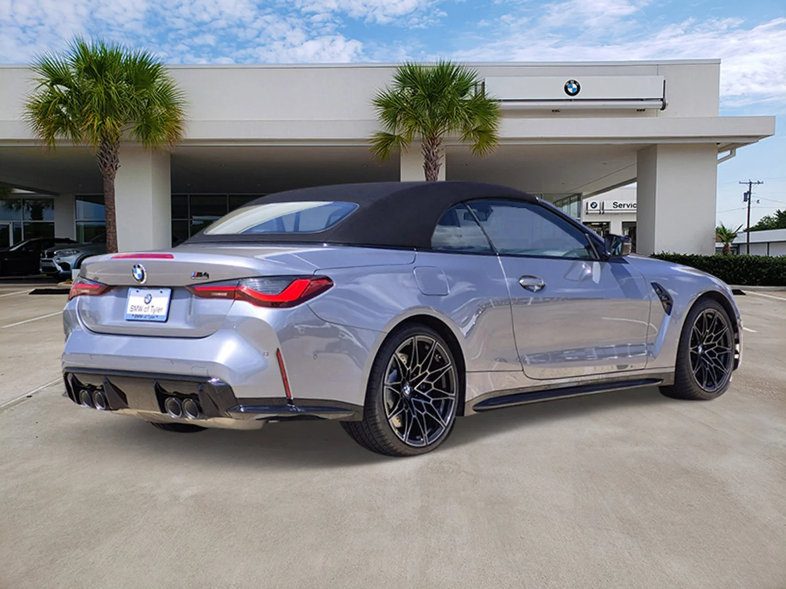 Used 2022 Skyscraper Grey Metallic BMW Competition xDrive image 4