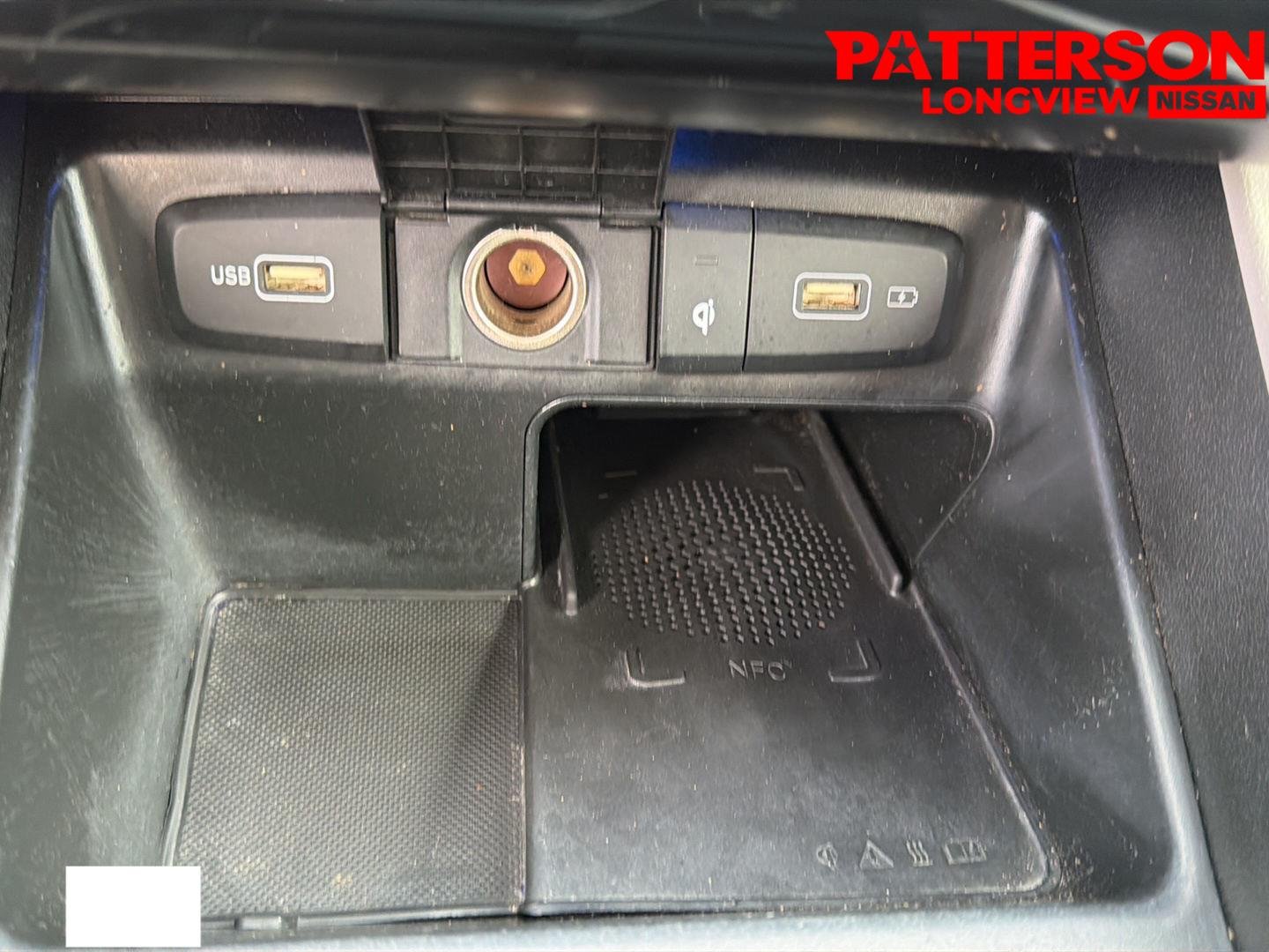 Used 2022 Phantom Black Hyundai SEL image 12