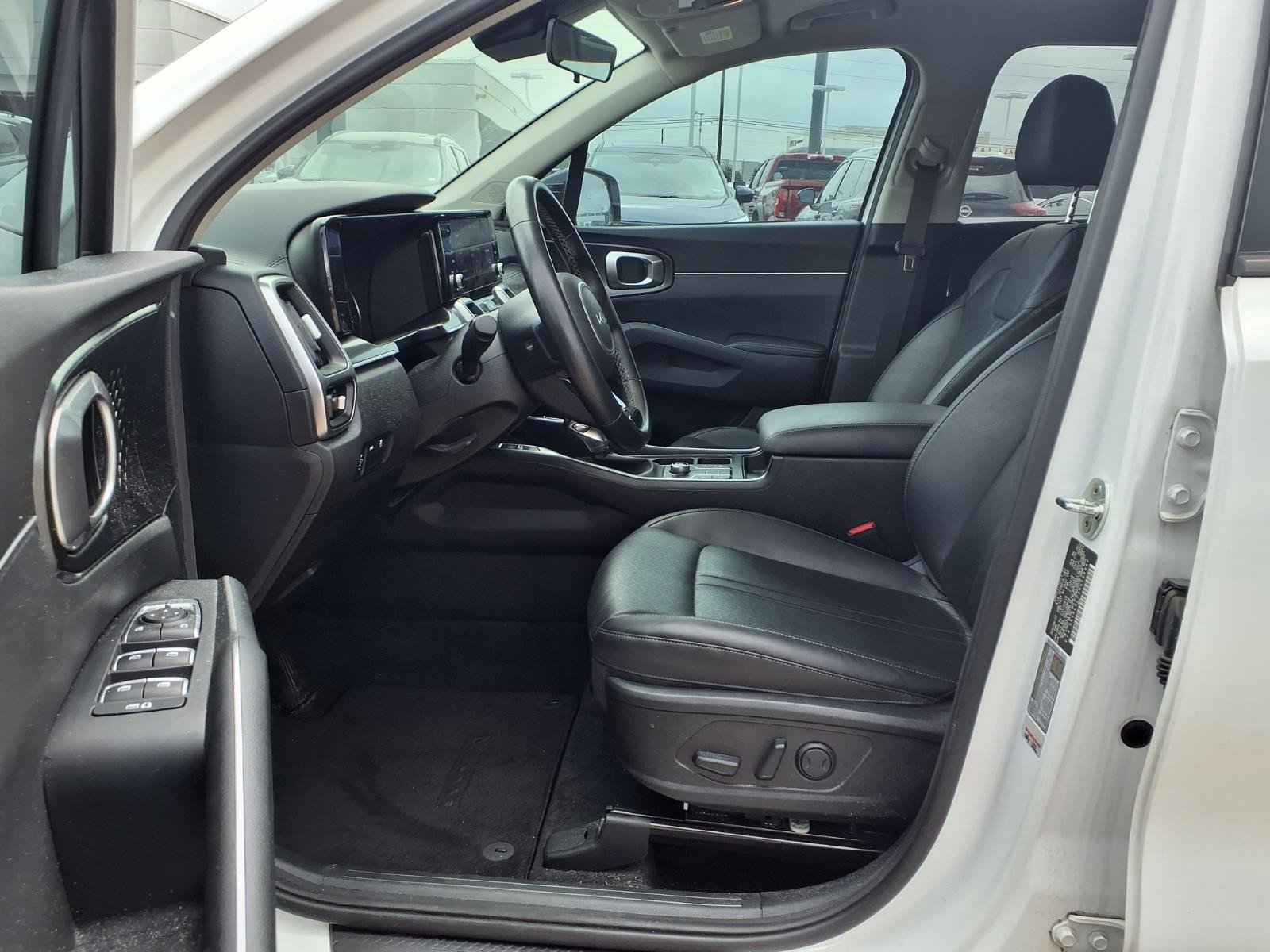 Used 2022 Glacial White Pearl Kia S image 15