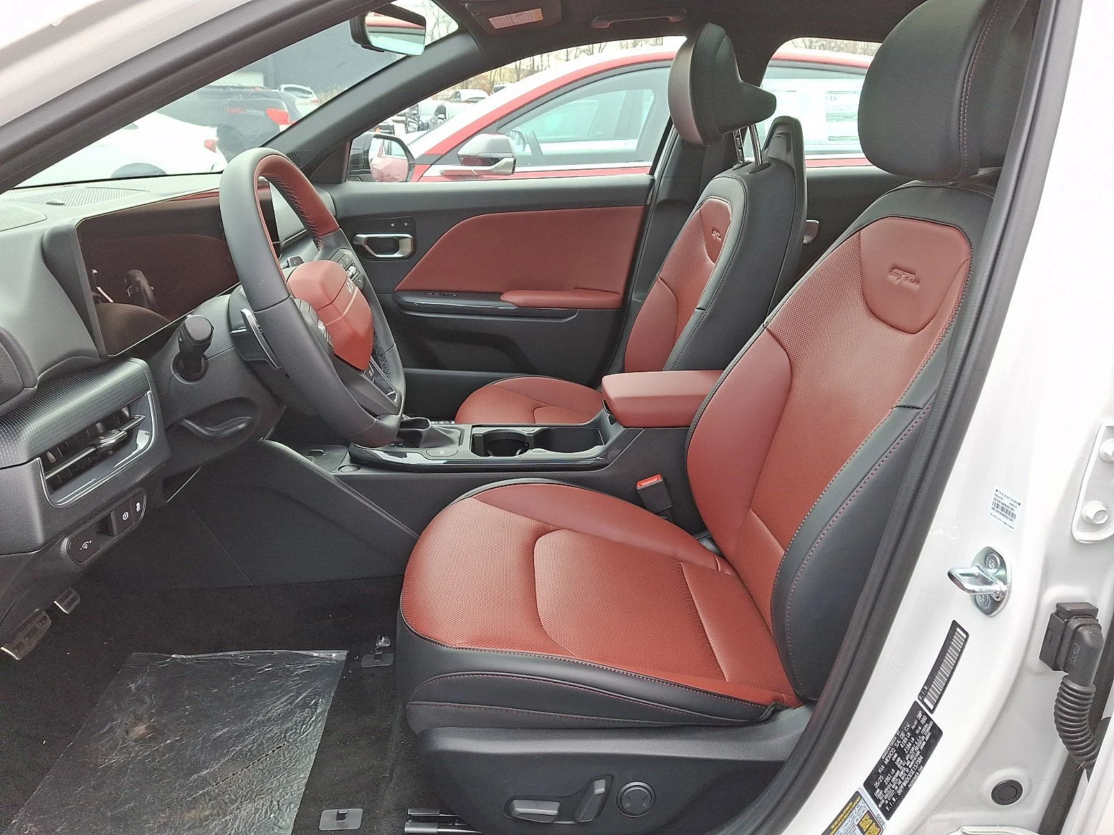 2025 Kia K4 GT-Line Turbo - Photo 6