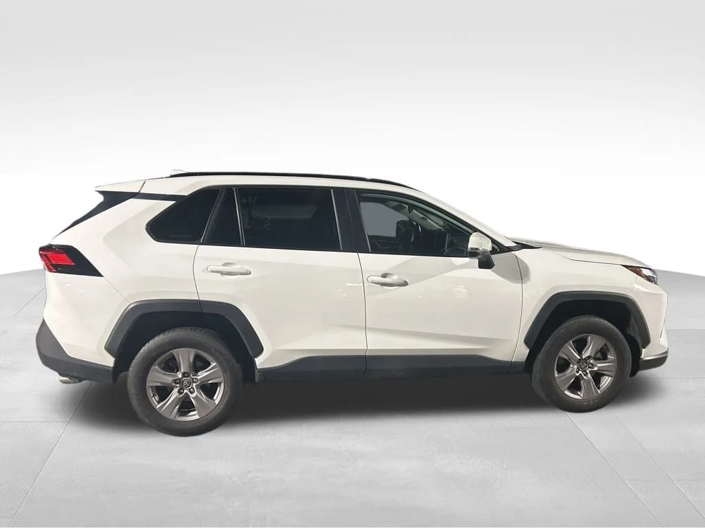 Used 2025 White Toyota XLE image 8