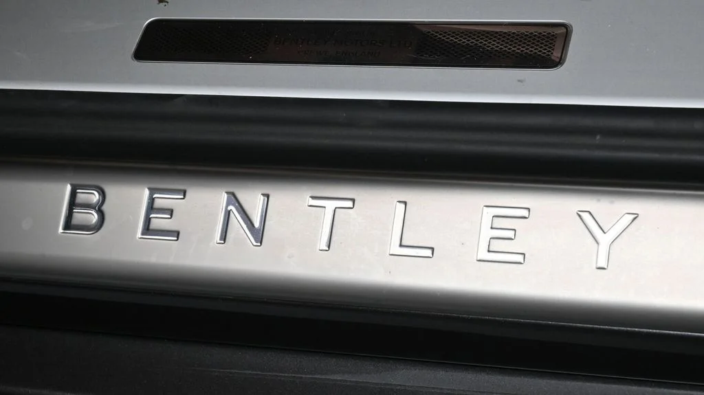 Used 2020 Silver Bentley  image 20