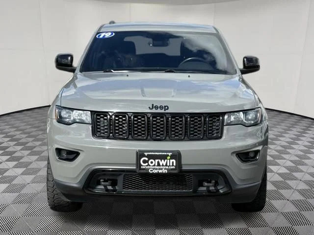 Used 2019 Sting Gray Clearcoat Jeep Laredo image 6