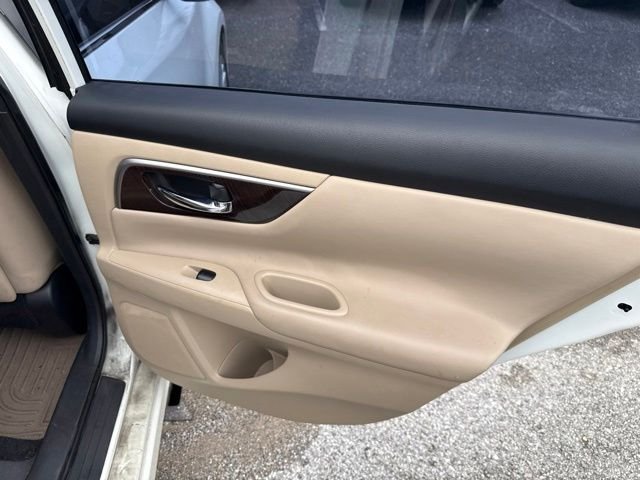 Used 2015 White Nissan 2.5 SL image 20