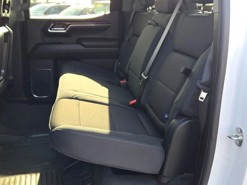 Used 2024 White GMC Elevation image 17