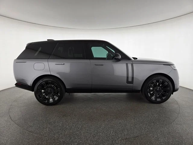 New 2026 Eiger Grey Land Rover SE image 6