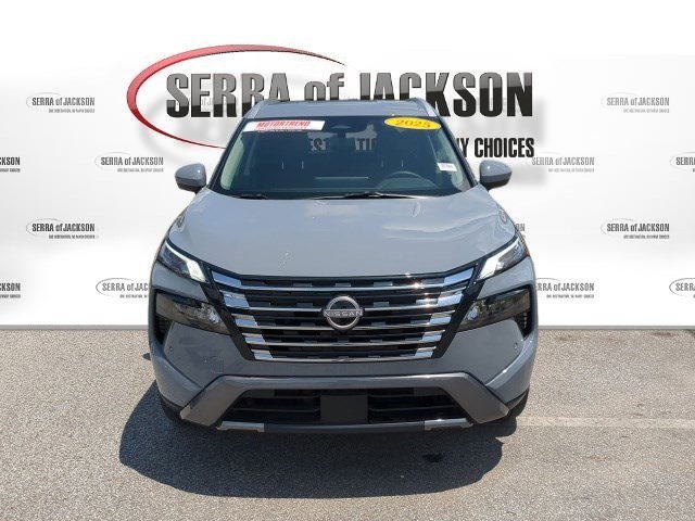 Used 2025 Boulder Gray Pearl Nissan SL image 3