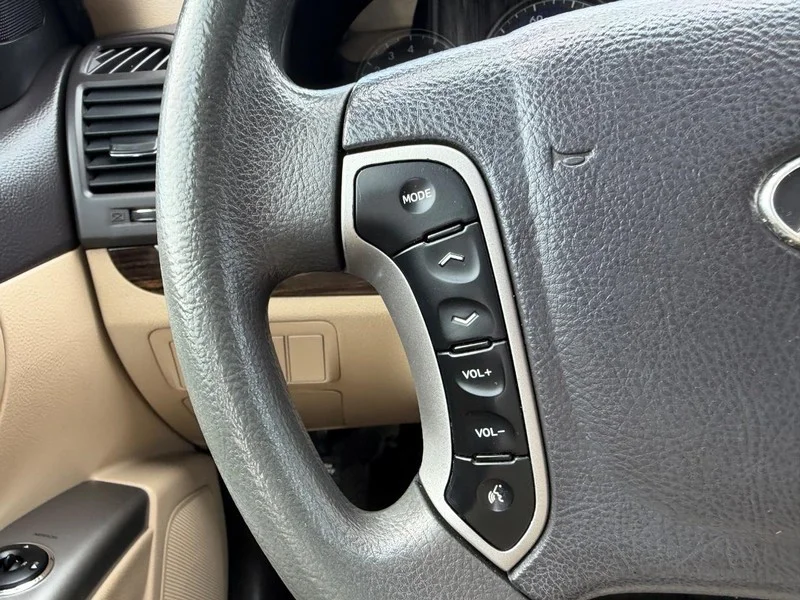 Used 2011 Phantom Black Metallic Hyundai GLS image 12