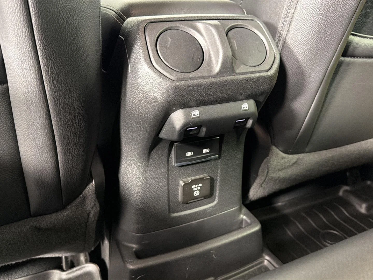 Used 2022 High Velocity Clearcoat Jeep Unlimited Sahara image 21