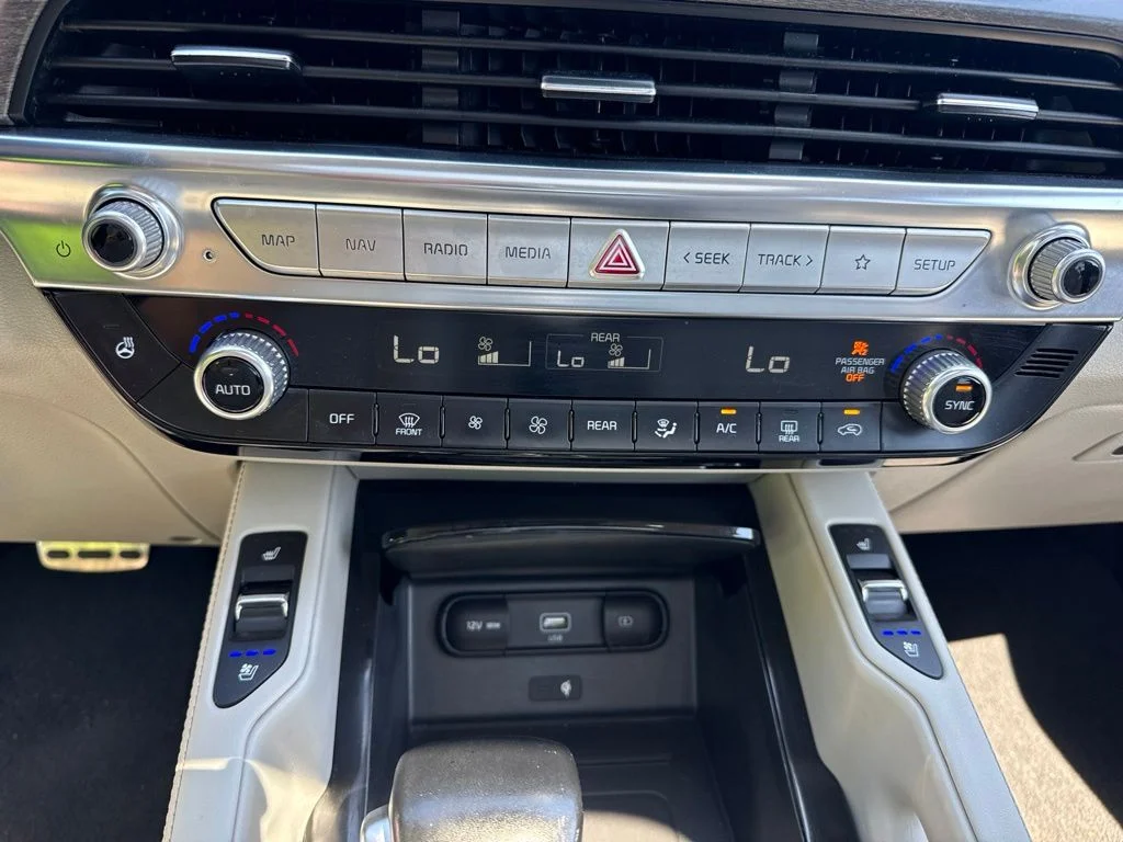 Used 2022 Glacial White Pearl Kia SX image 16