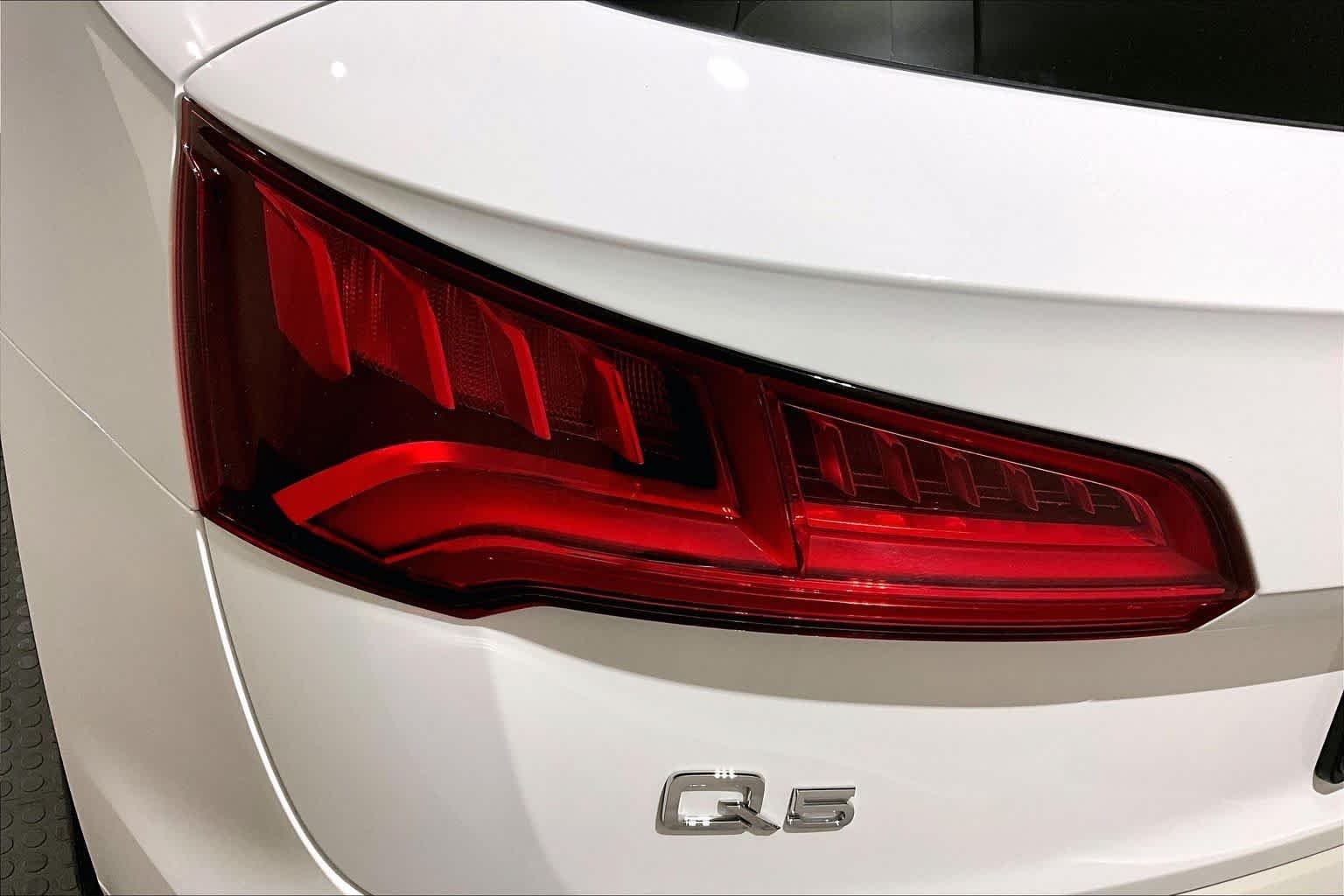Used 2019 Ibis White Audi Premium Plus image 27