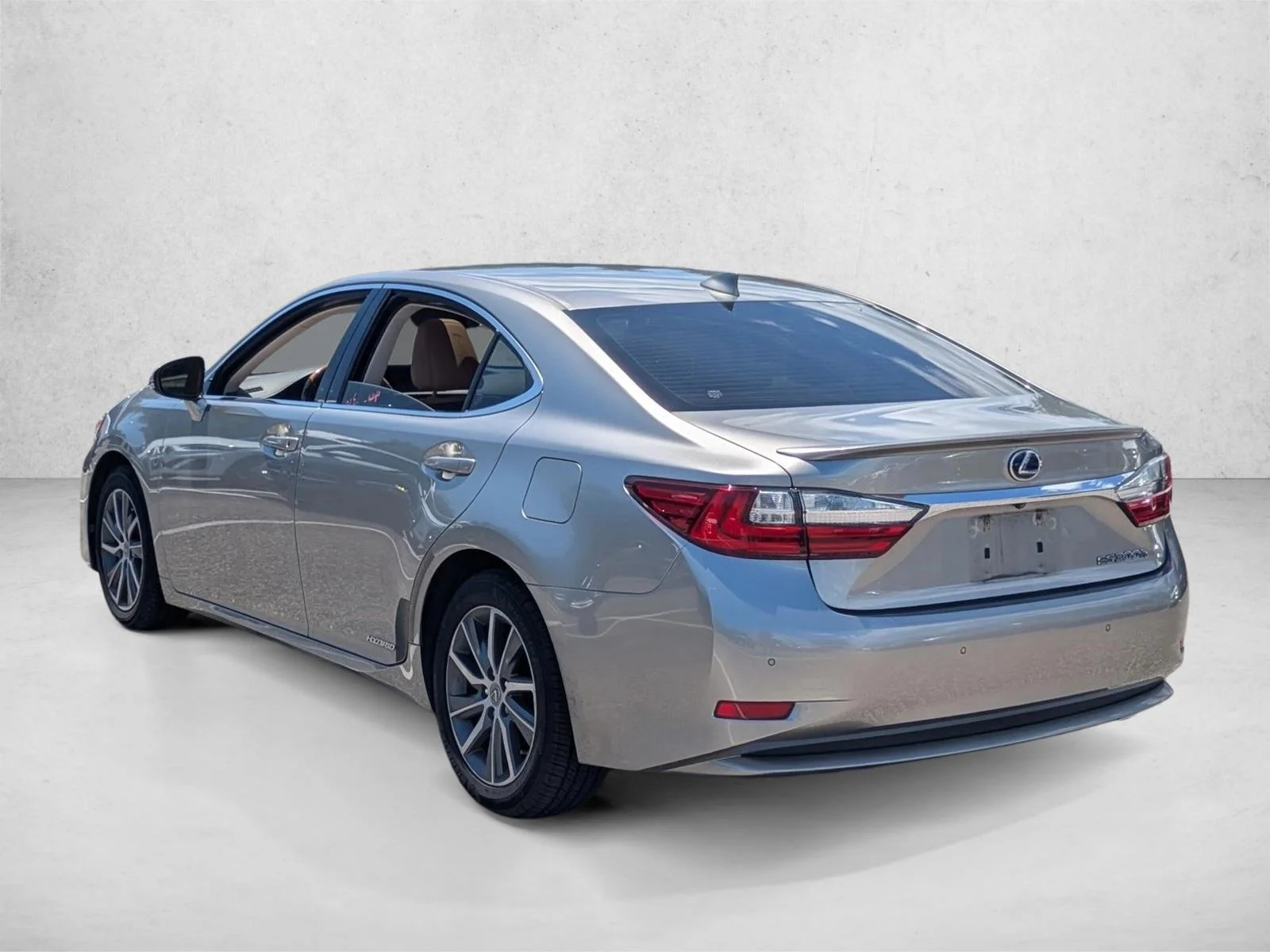 Used 2016 Silver Lexus Hybrid image 7