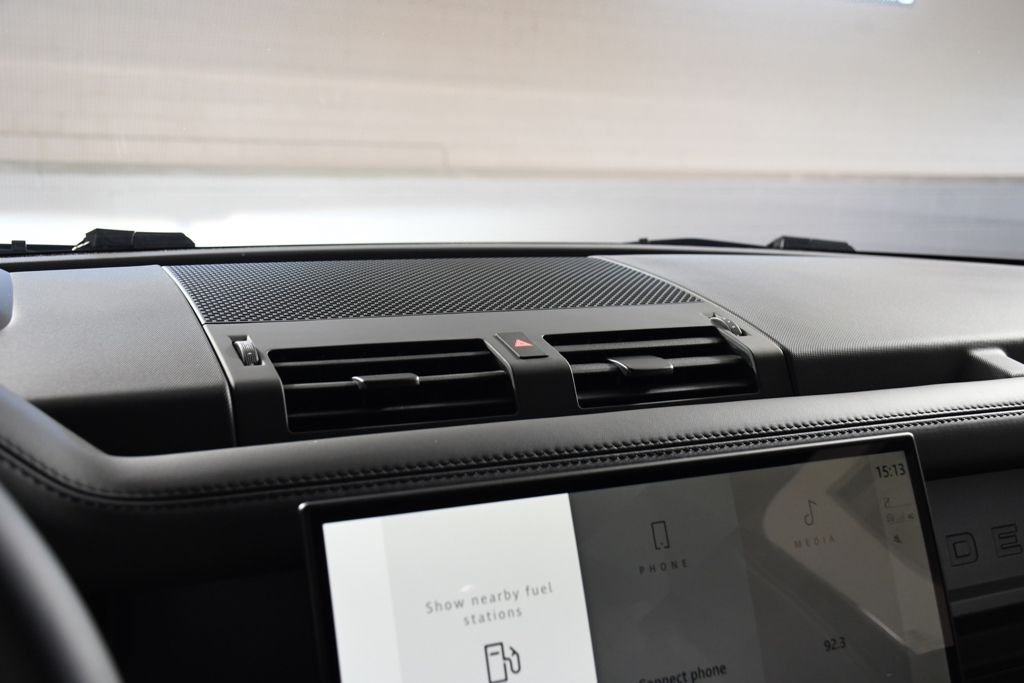New 2026 Santorini Blk Land Rover V8 image 30