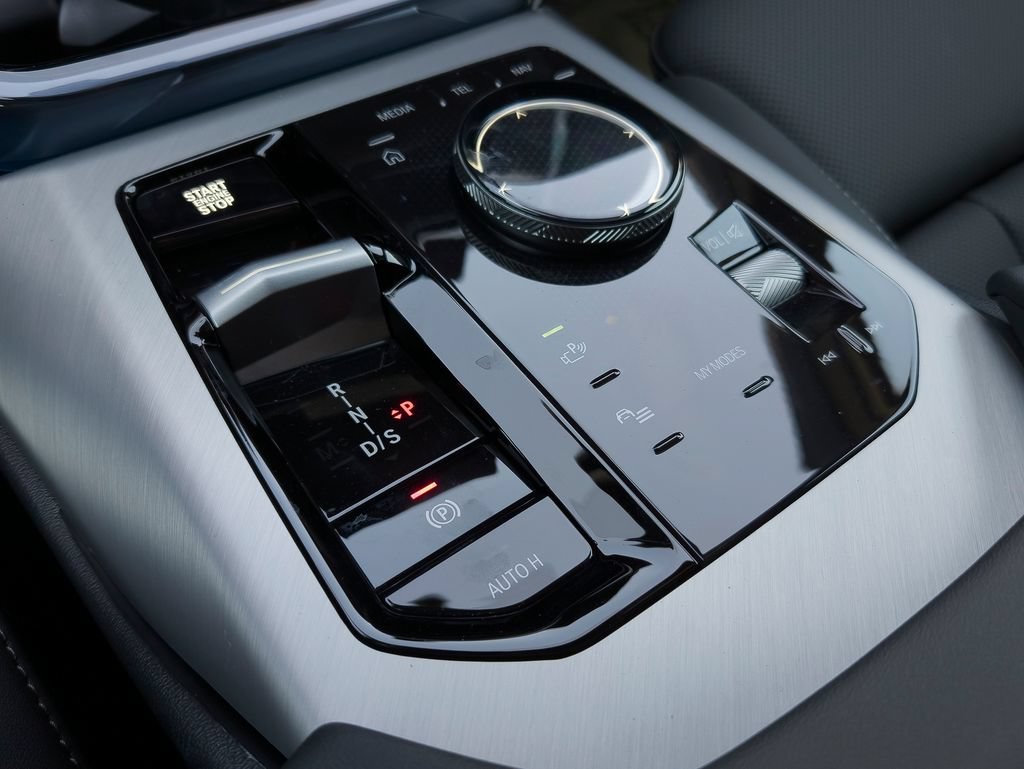 New 2026 Dune Grey Metallic BMW 30 xDrive image 9