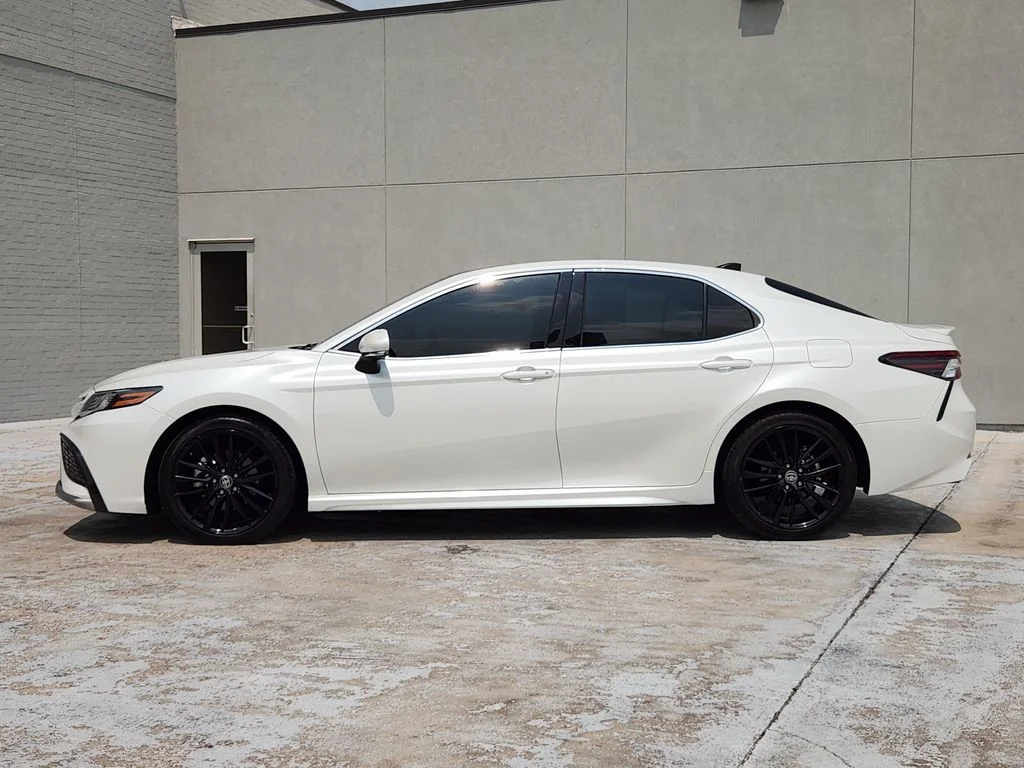 Used 2022 Wind Chill Pearl Toyota XSE image 5