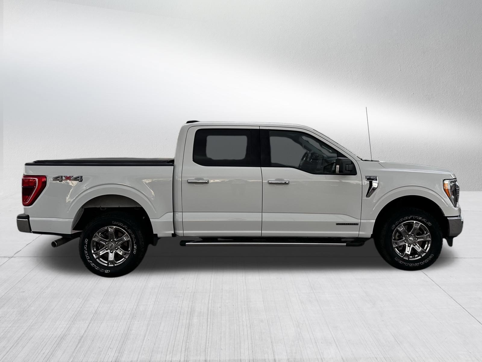 Certified Used 2023 Oxford White Ford XLT image 8