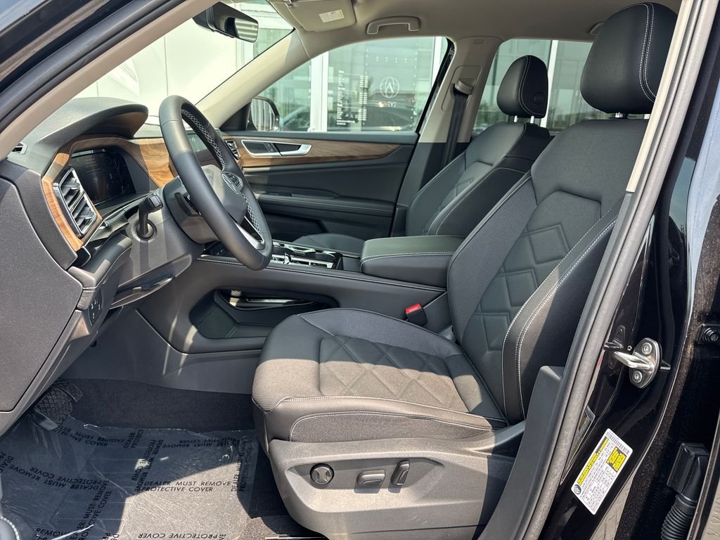 New 2026 Deep Black Pearl Volkswagen 2.0T SE w/Technology image 17