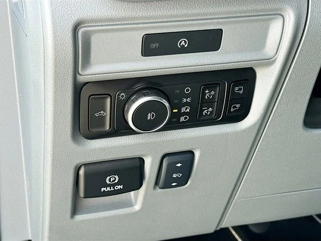 Used 2025 White Ford Lariat image 10
