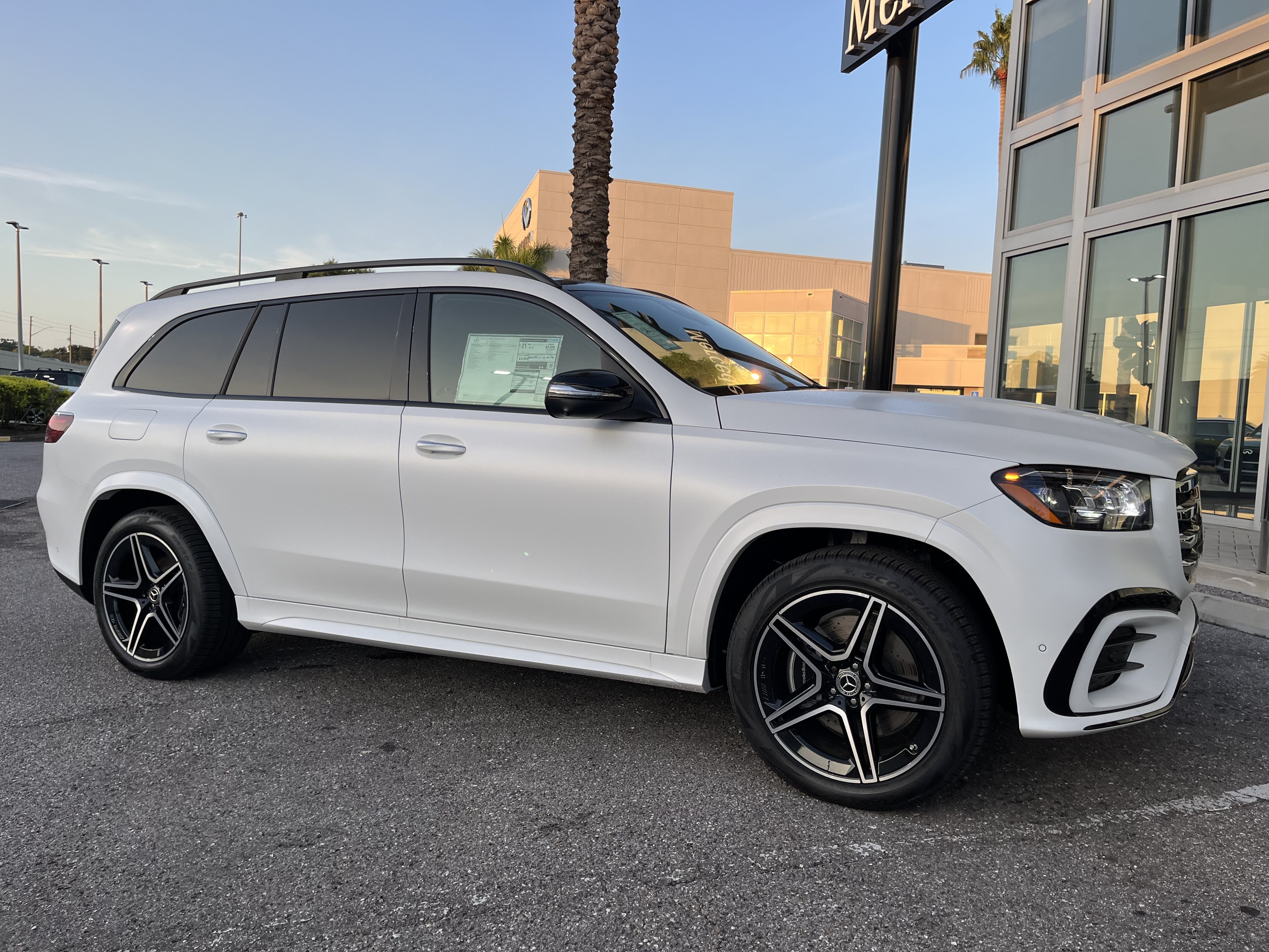 New 2026 MOONLIGHT WHITE Mercedes-Benz GLS 450 image 8